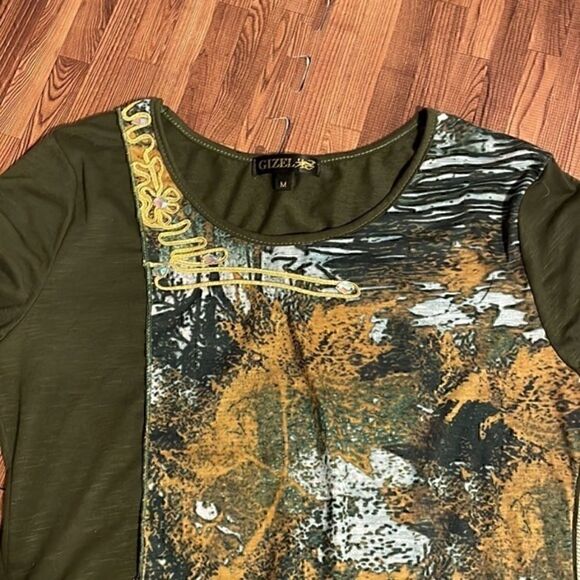 Gizel women’s over size long sleeve top. Size M. - Picture 2 of 8